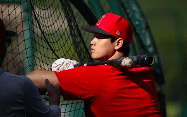 【MLB】ヒットの準備は万端？　大谷翔平が軽快なベーランを披露「“ロボアーマー”を付けて…」