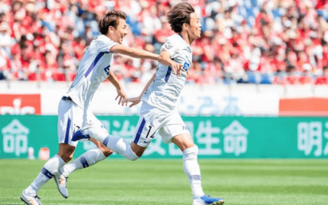 サンフレッチェ広島は若返った。平均約30歳のレッズとは対照的