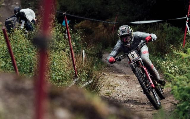 最高時速90Kmのレースを制したのは？MTBワールドカップダウンヒル第2戦