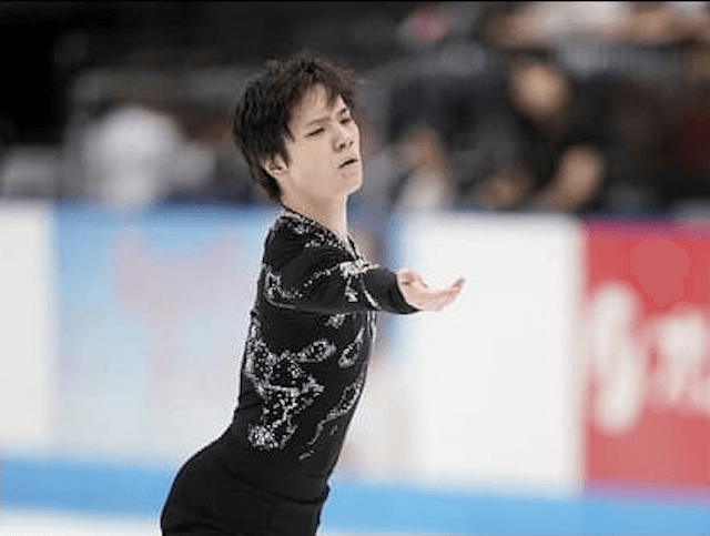 宇野昌磨はコーチ不在でも孤独じゃない。リンクの熱気を力に変える