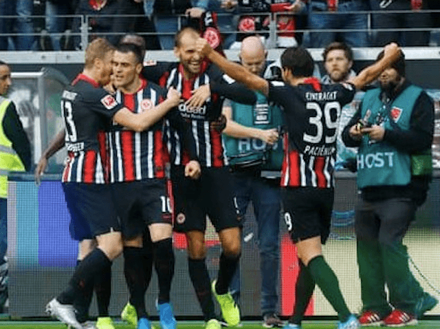 フランクフルトがバイエルンに歴史的大勝。長谷部誠は刺激を受けた