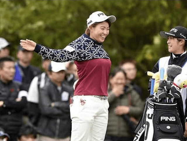 不機嫌な渋野日向子。首位と２打差も「笑うしかない。一日が台無し」