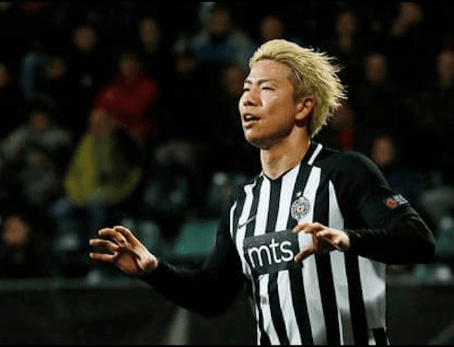 浅野拓磨が体感するセルビアサッカー。「高みを目指さないと潰される」