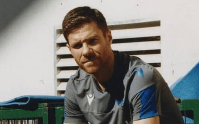 シャビ・アロンソが歩み始めた道。なぜ名将は中盤から生まれるのか