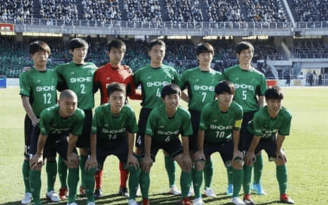 高校サッカーでベスト８進出。「黒子のボランチ」が昌平を上位に導く