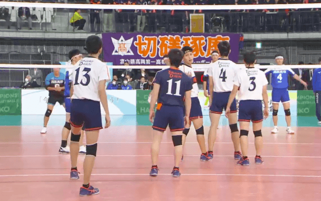 第2日男子2回戦　高岡第一（富山）× 西原（沖縄）