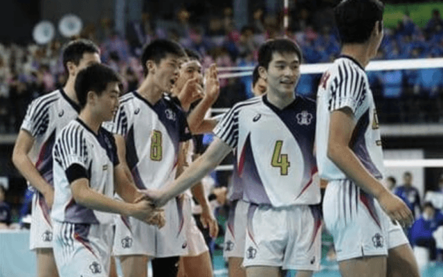 東山が４強、京都橘は惜敗　春高バレー