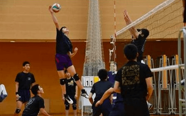 東山、高速バレーで松本国際の高速バレー封じ！／春高バレー