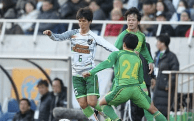 高校サッカー連覇へ。青森山田に時間を操る「パウサ」の使い手がいる