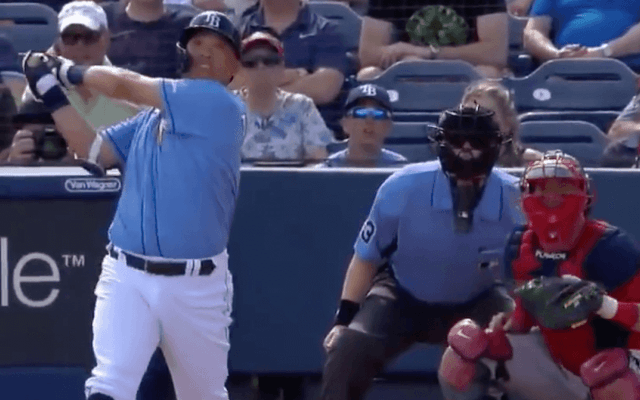 筒香、逆方向へ“メジャー第1号”ホームラン