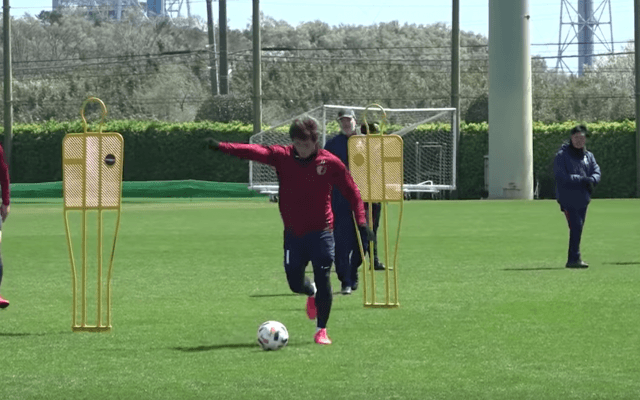 鹿島アントラーズ4月2日の練習動画を公開　小野伸二チャレンジに挑戦する様子も