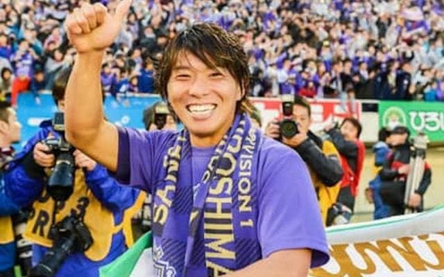 佐藤寿人は「何とかしてくれる」。そのゴールは仲間を勇気づけた