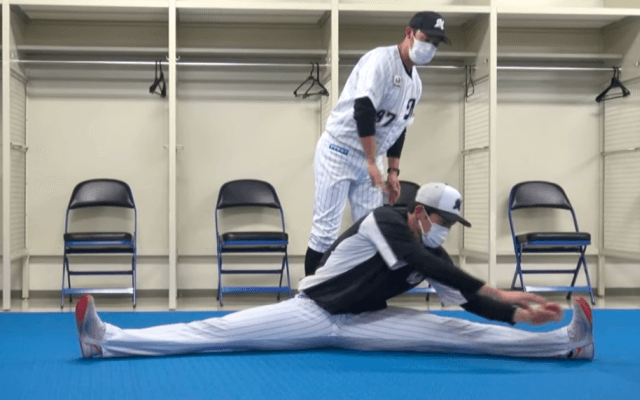 「毎日続けたら体が柔らかくなる」　佐々木朗希実践のストレッチを紹介　