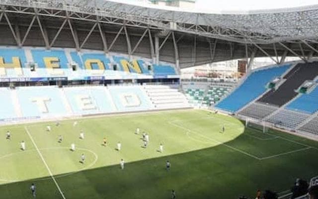 コロナ後のサッカー観戦はどう変わる？5G活用と客席高級化の可能性