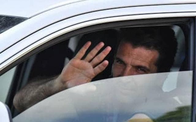 セリエＡ再開にウルトラスが猛反発。「犠牲者にリスペクトを！」