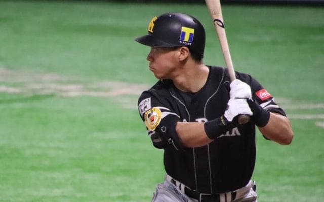 鷹デスパ＆グラ不在も問題なし？　長谷川がいきなり存在感「違和感なく」