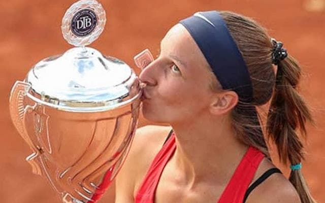 独選手のエキシビションでV