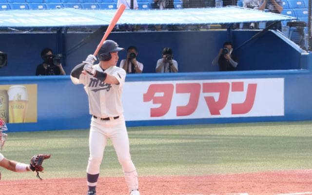 真夏の神宮に吹く、フレッシュな風　甲子園Vの明大1年生・西川黎という紫紺の息吹