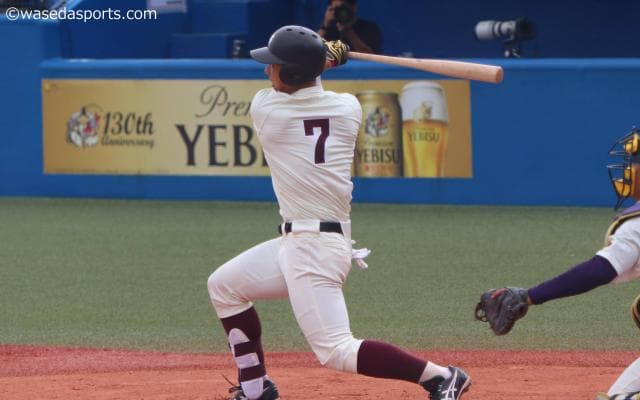 丸山の３ランで先制するも--　その後の好機を逃し、救援陣も誤算で痛い引き分けに／明大２回戦