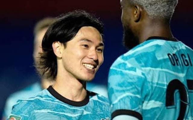 南野拓実の魅力全開。「ゼロトップ」で躍動して相手DFは大混乱