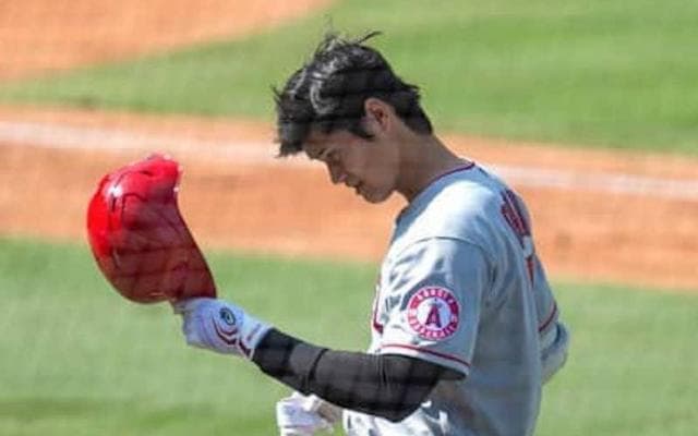大谷翔平「二刀流」に懸念。地元記者「投手と打者、どちらも平凡に」