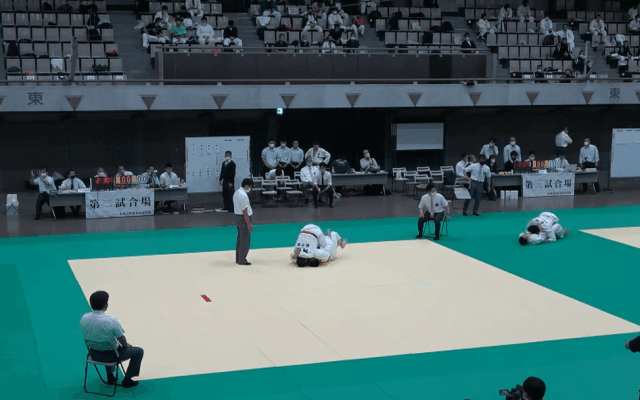 柔道（東京都）第二試合場　男子3年団体 1～2回戦(左)