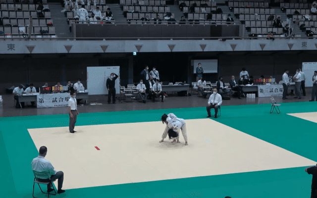 柔道（東京都）第二試合場　女子3年 1回戦(63kg)