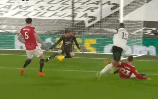 【動画】アストンヴィラGKマルティネスとユナイテッドGKデ・ヘアが決定機を足で防ぐ