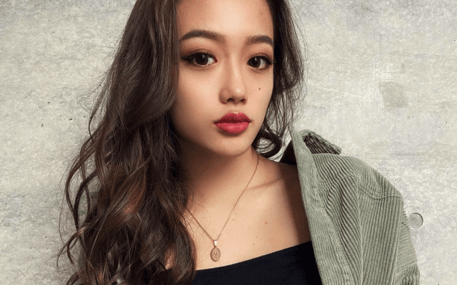 腹筋縦割れ19歳プロダンサー・HINA（ひな）キレキレダンス動画に「天才か！」