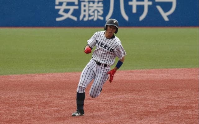 大先輩が復帰登板の裏で先頭打者ランニング本塁打　六大学屈指の俊足、立大・道原の成長