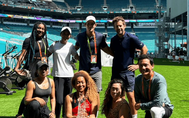 🇯🇵TEAM OSAKA🎾マイアミOP準優勝🥈大坂なおみを囲み📸ワンショット