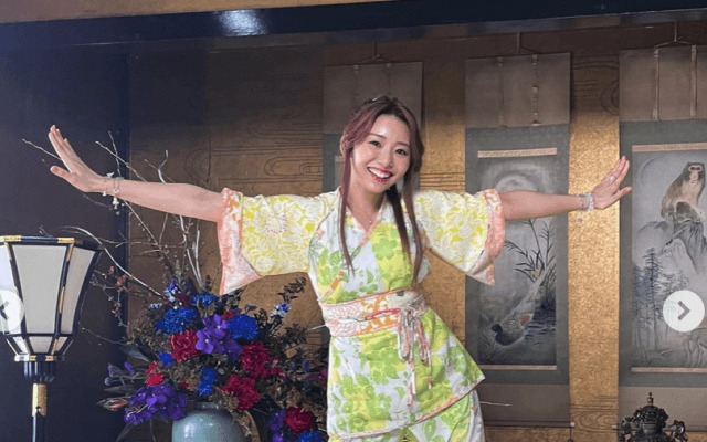 📺人気の職業のかた🌈竹脇まりな「あっちには誰もいません🤫笑」謎ポーズ⁉️に反響