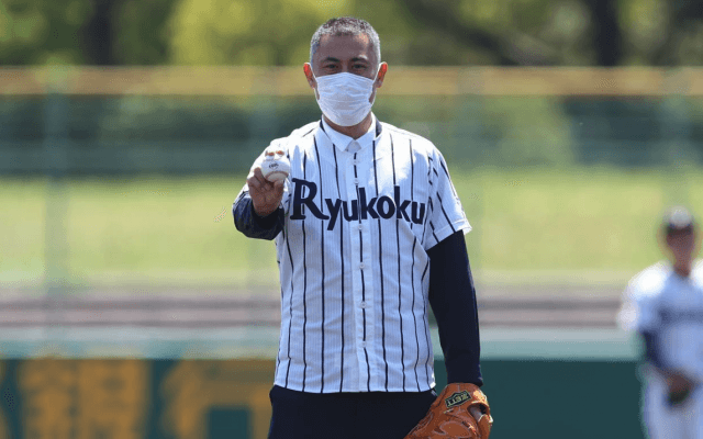 ⚾︎関西六大学野球、龍谷大OB木元邦之氏が始球式に登場