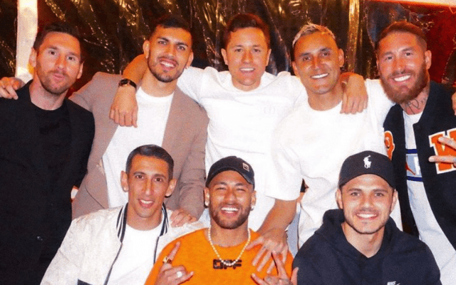 10分で50万✨いいね⚽️ネイマール「CAMPEONES 🏆」SNSに世界中から祝福殺到❣️