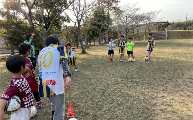 選手としても人間としても成長を Ｊクラブ下部組織の元コーチが兵庫県三田市に立ち上げたパジャカF