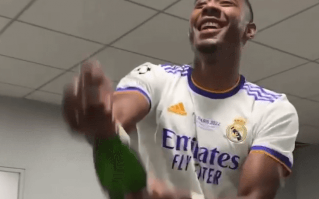 ⚽️レアルのインスタが凄いことに🔥ロッカールームで🍾シャンパン⁉️ファイトか⁉️