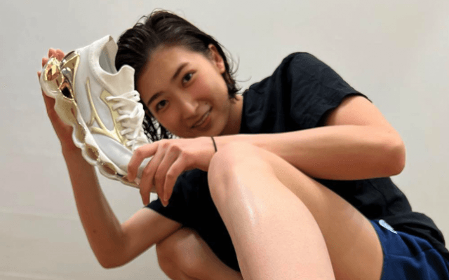 🌈池江璃花子、#キモ撮り「色違いバージョン！」1万いいね👍