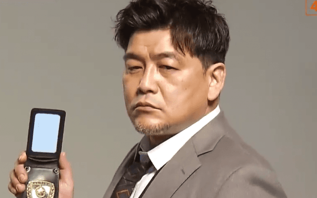 「警察手帳がガラケーに見えたわ🤗」🥪サンド富澤、まさかのネタバレ⁉️ナイツ塙とのメール＆顔文字に反響