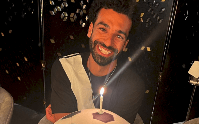 ⚽️サラー、特大🎂誕生日ケーキに115万👍いいね