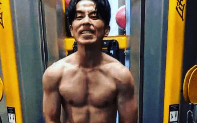 🌈藤森慎吾、まさかの肉体美❤️でSNS大反響「#シュワちゃん好きと繋がりたくはない」