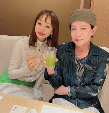 体年齢マイナス20歳⁉️神田うの、美川憲一と激レア2S「憲ちゃん💕と会うと何故かホッと致します☺️」