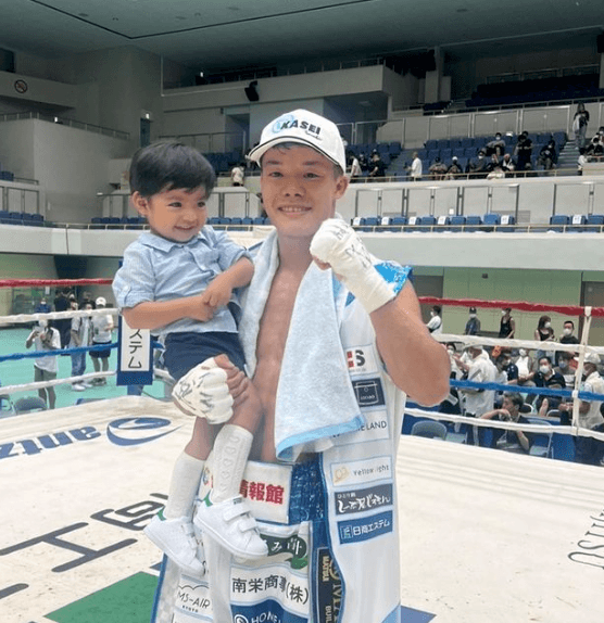 🥊亀田和毅「ご報告です❗️」熱戦から一夜明け、心境綴り反響「おめでとう㊗️🎉ノアくんも嬉しそう😊