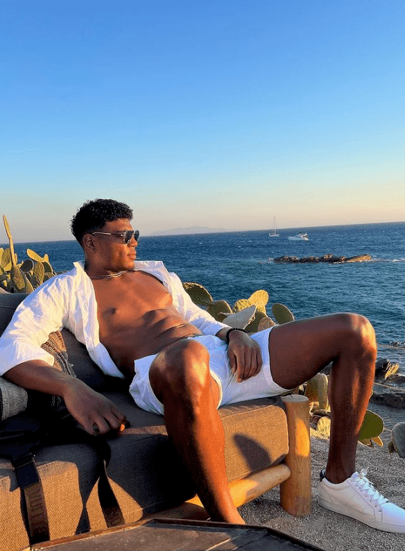 🏀八村塁、ギリシャ🇬🇷でバカンスに反響「絵ハガキみたい❣️」の声