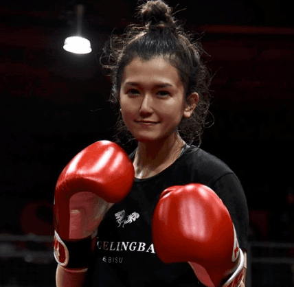 📺夜ふかしフェフ姉さん、最新ショットに「また痩せた⁉️」の声