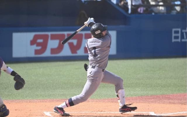 王座奪還へ止まらない主砲　慶大・萩尾匡也がグラブに刻む「嬉し涙」の意味