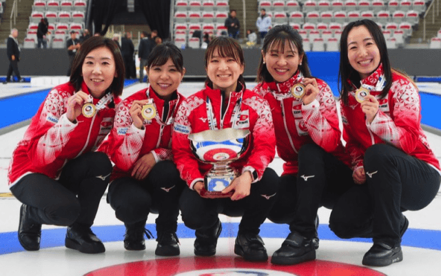 🥇ロコソラーレ、大会初代❤️女王👑へ❣️リンクに笑顔の輪✨広がる