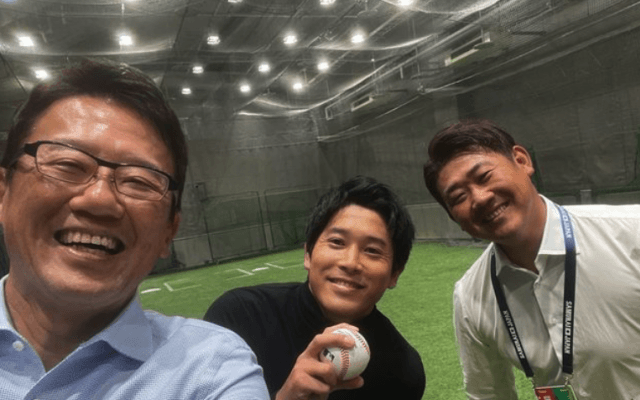 【📺動画】「やっぱり凄い😵」内田篤人が古田とブルペンに⁉️まさかの投球フォームに大反響