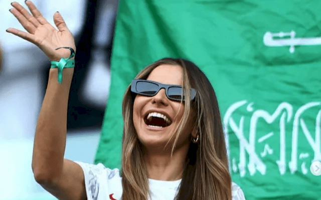 🔥腹筋バキバキ😵レバンドフスキの美人妻、W杯で脚光❣️