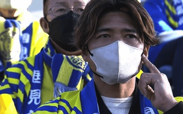 「ガチすぎる💦😵」大久保嘉人、母校・国見を応援ハッピ着用で熱血サポート⁉️