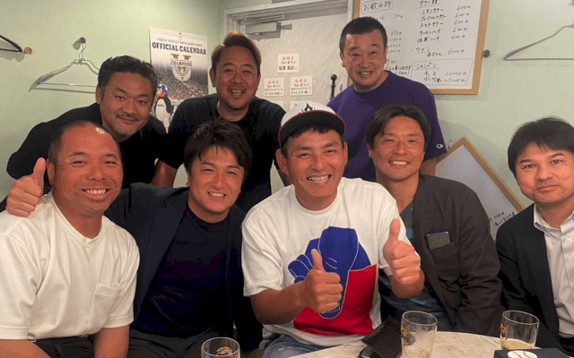 ⚾️高橋由伸、東京六大学OBと懐かしの笑顔✨「昔の仲間いいですね❣️」「楽しそう💖」